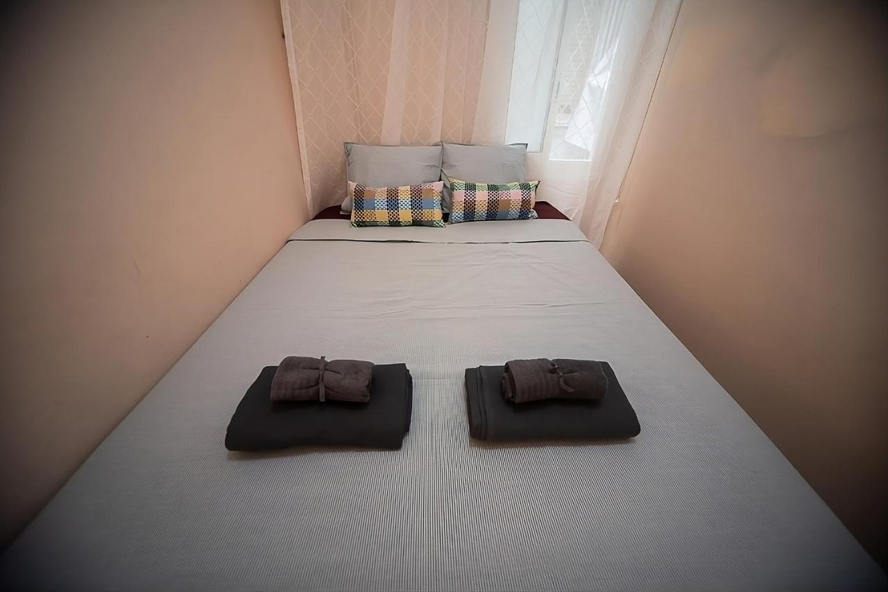 Traditional Rooms In Eixample Barcelona Eksteriør billede