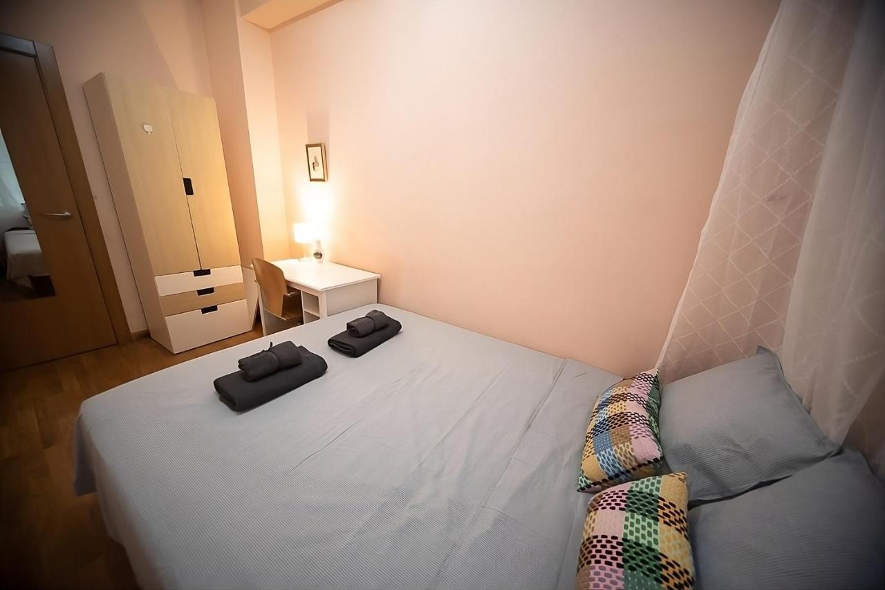 Traditional Rooms In Eixample Barcelona Eksteriør billede