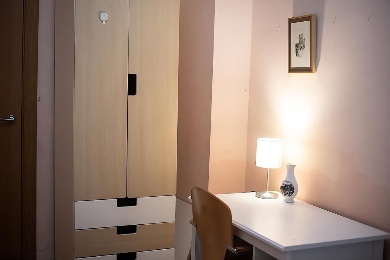Traditional Rooms In Eixample Barcelona Eksteriør billede