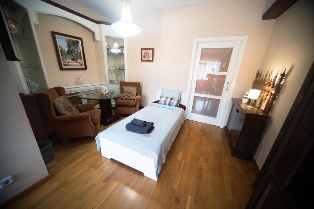 Traditional Rooms In Eixample Barcelona Eksteriør billede